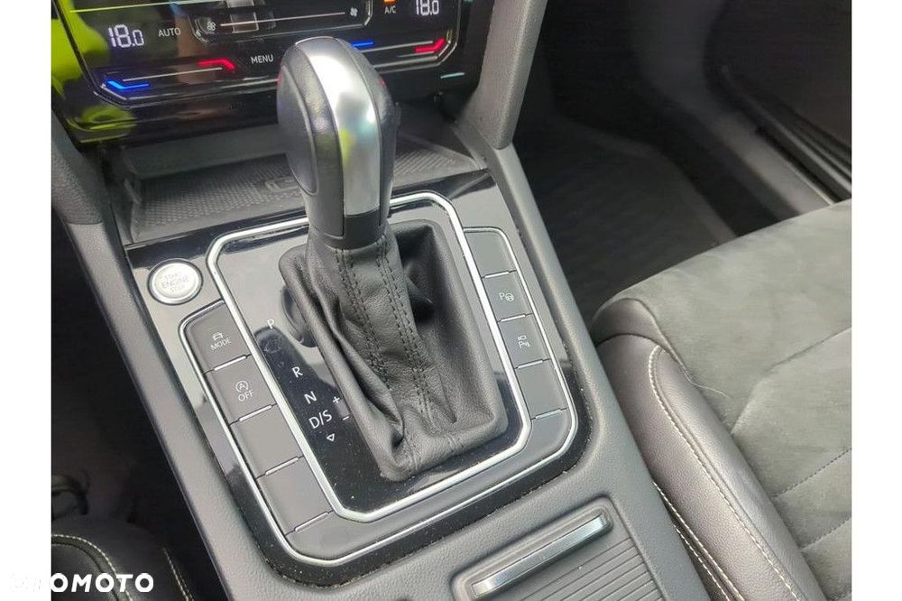 Volkswagen Passat Variant 1.5 TSI EVO Elegance DSG - 8
