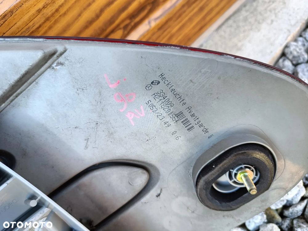 MERCEDES W211 AVANTGARDE LAMPA TYL TYLNA SEDAN 02-06 Lewa LED - 8