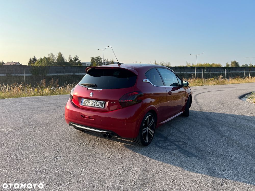 Peugeot 208 1.6 THP GTi - 23