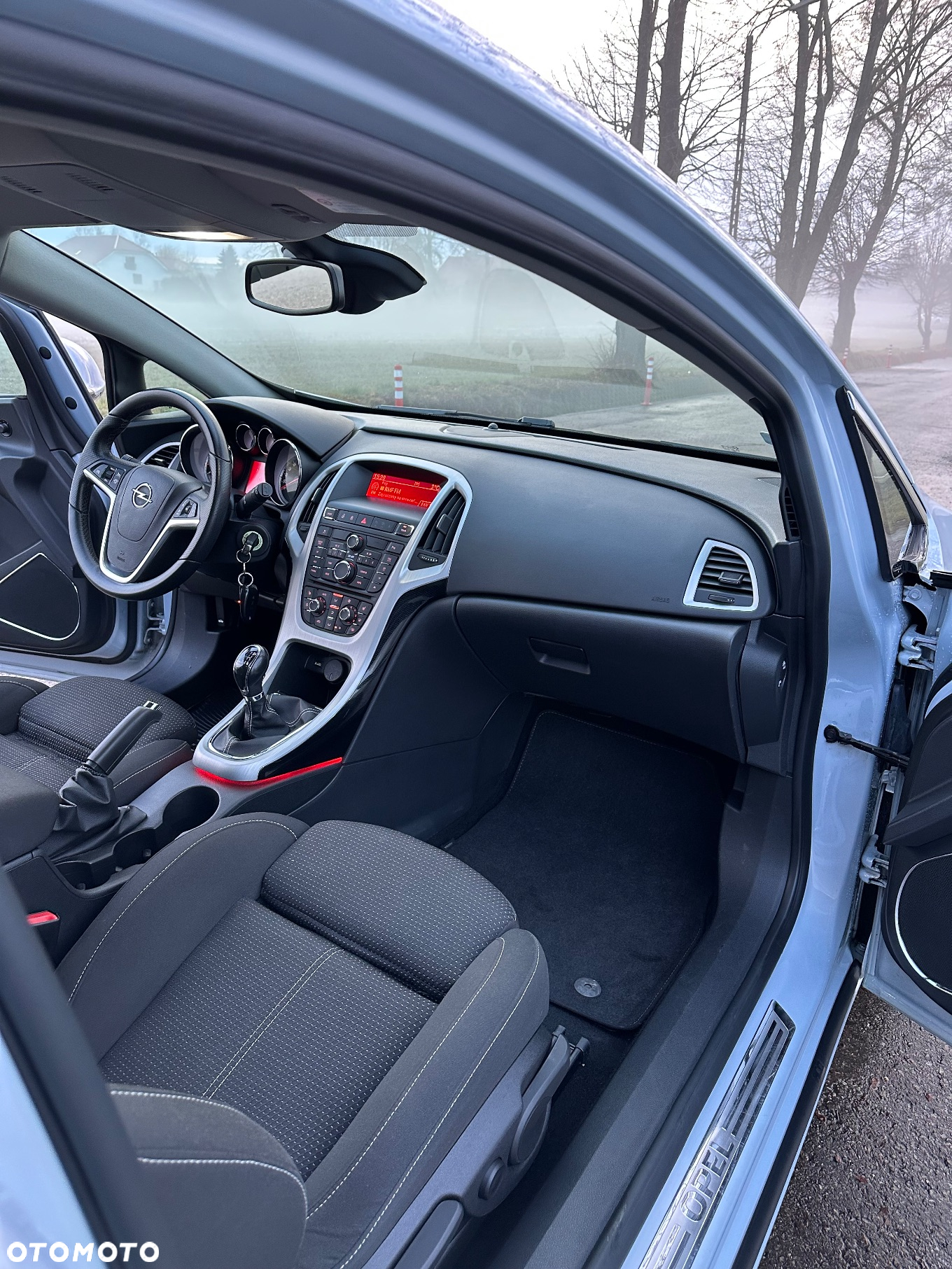 Opel Astra IV GTC 1.6 T Sport - 9