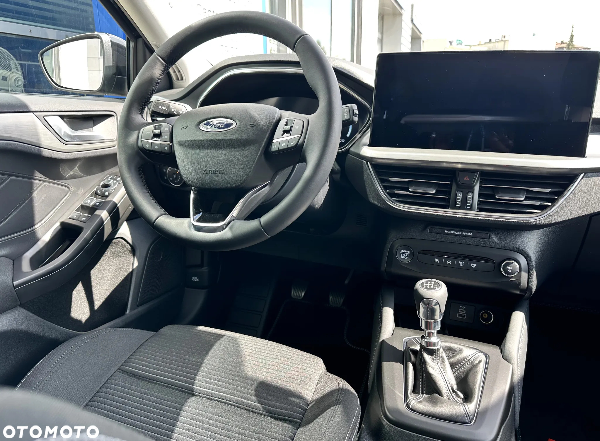 Ford Focus 1.0 EcoBoost Titanium X - 14