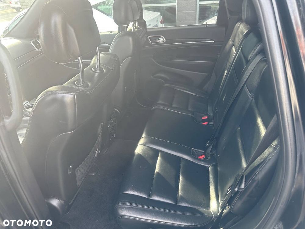 Jeep Grand Cherokee - 12