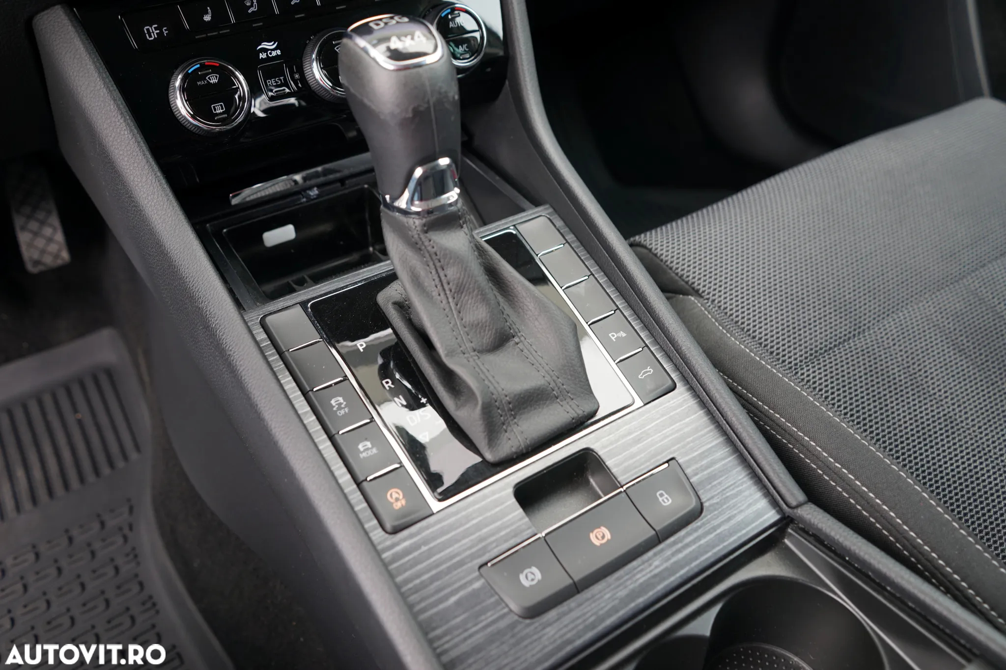 Skoda Superb Combi 2.0 TDI 4X4 DSG Style - 27