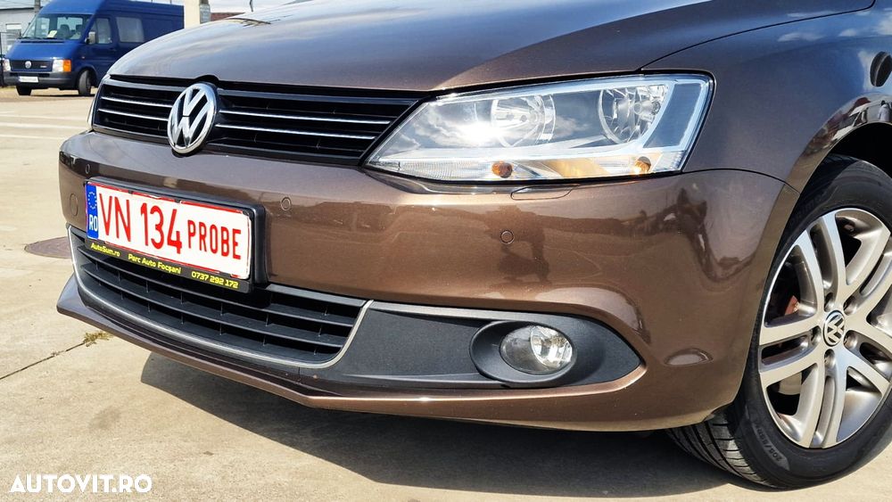 Volkswagen Jetta 1.6 TDI DSG Blue Motion Technology Life - 22