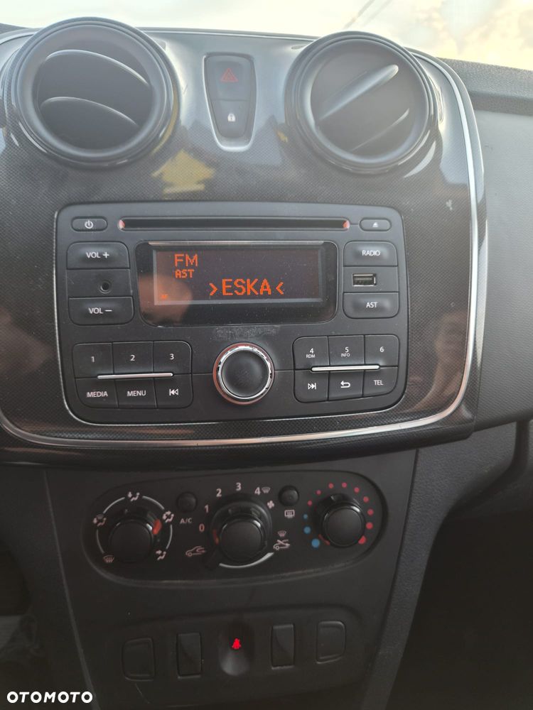 Dacia Sandero SCe 75 Essential - 9
