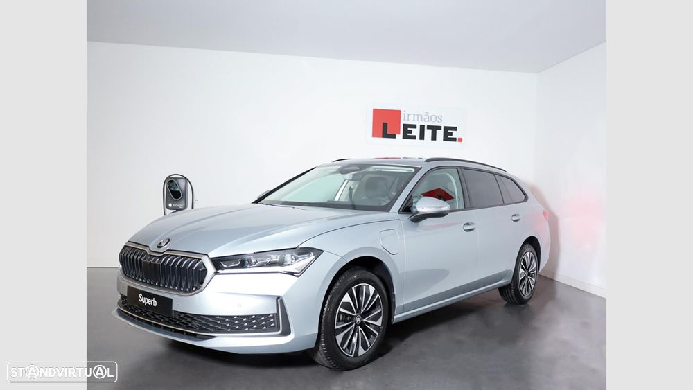 Skoda Superb 1.5 TSI iV Selection DSG - 4