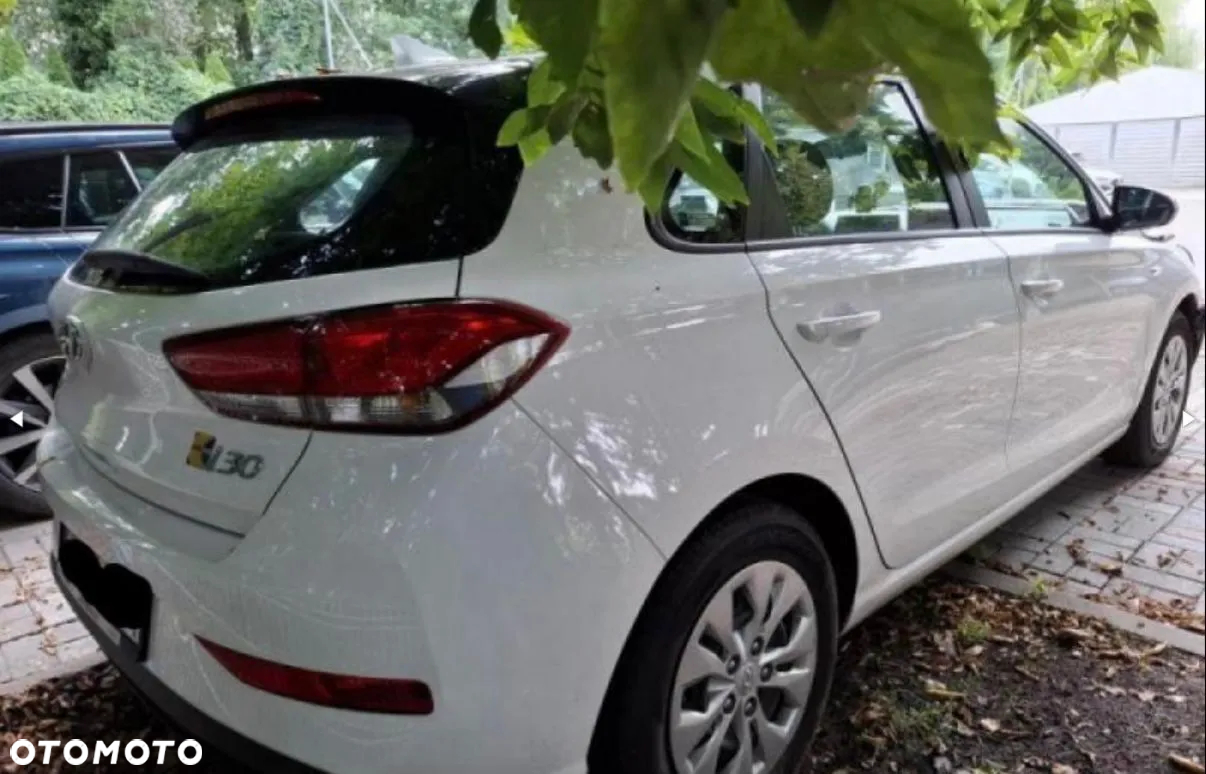 Hyundai i30 1.6 D Classic + - 4
