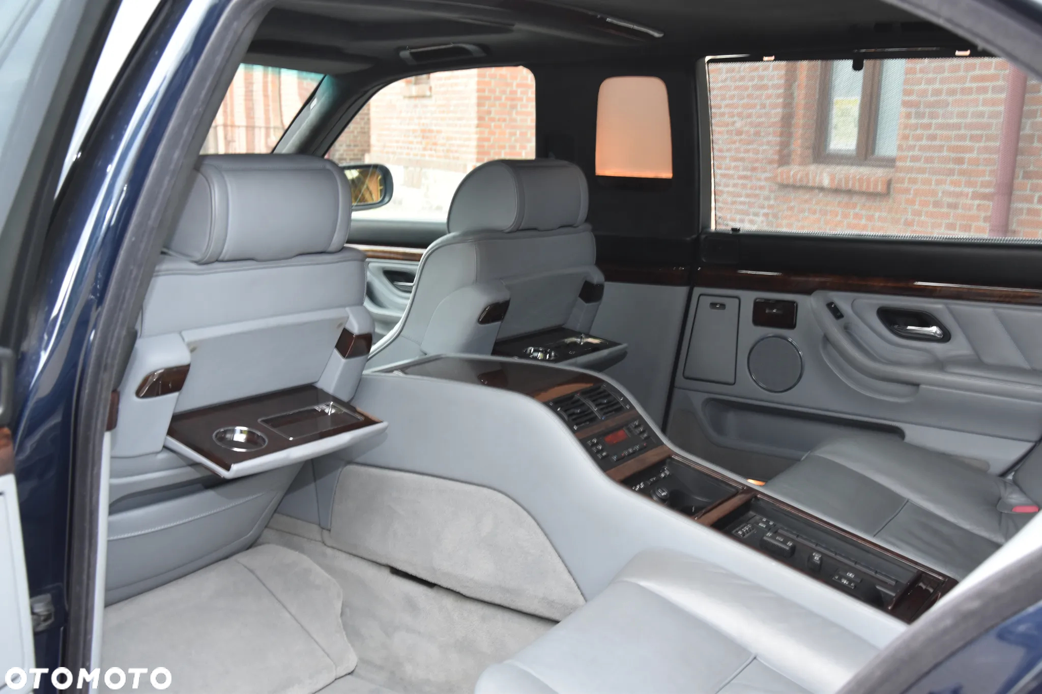 BMW Seria 7 750iL - 39