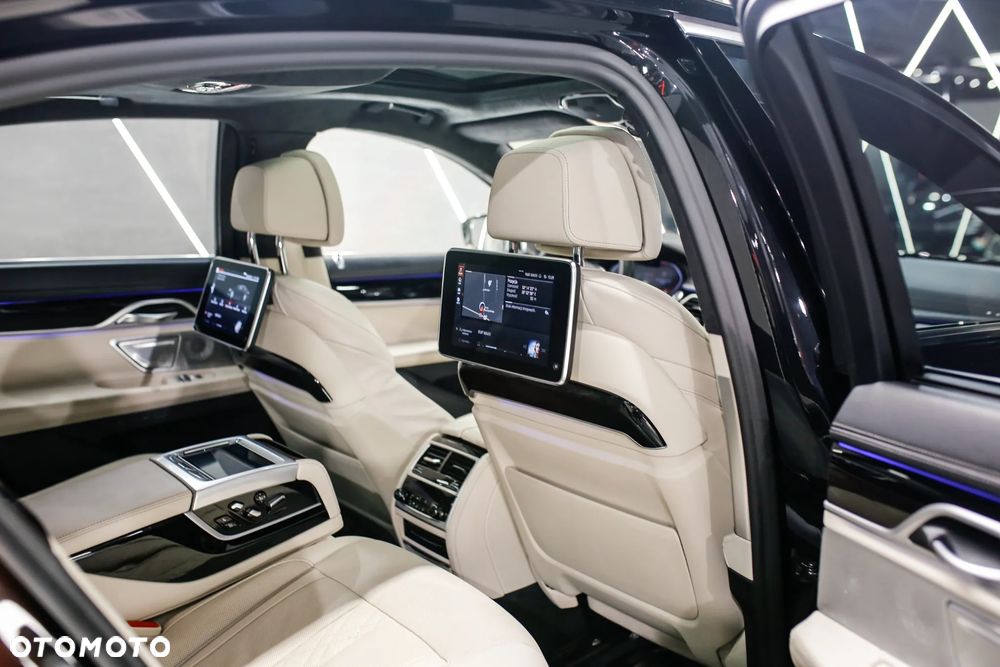 BMW Seria 7 750d xDrive sport - 38