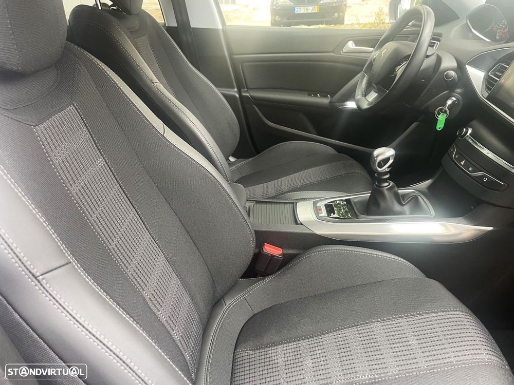 Peugeot 308 1.5 BlueHDi Allure Pack - 15