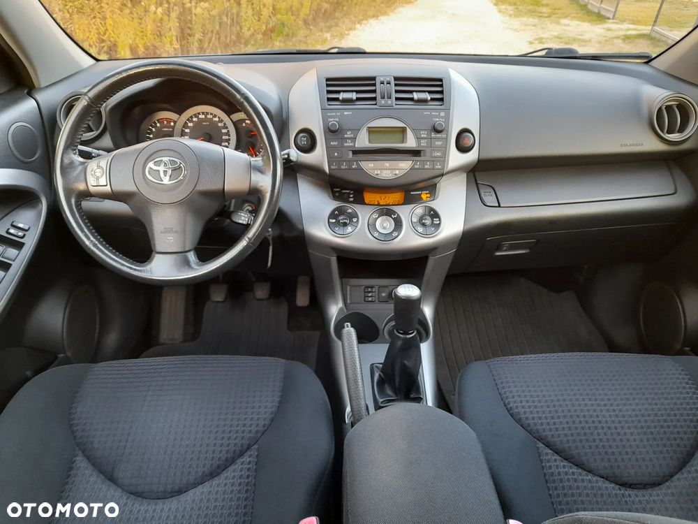 Toyota RAV4 2.0 VVT-i Sol - 4