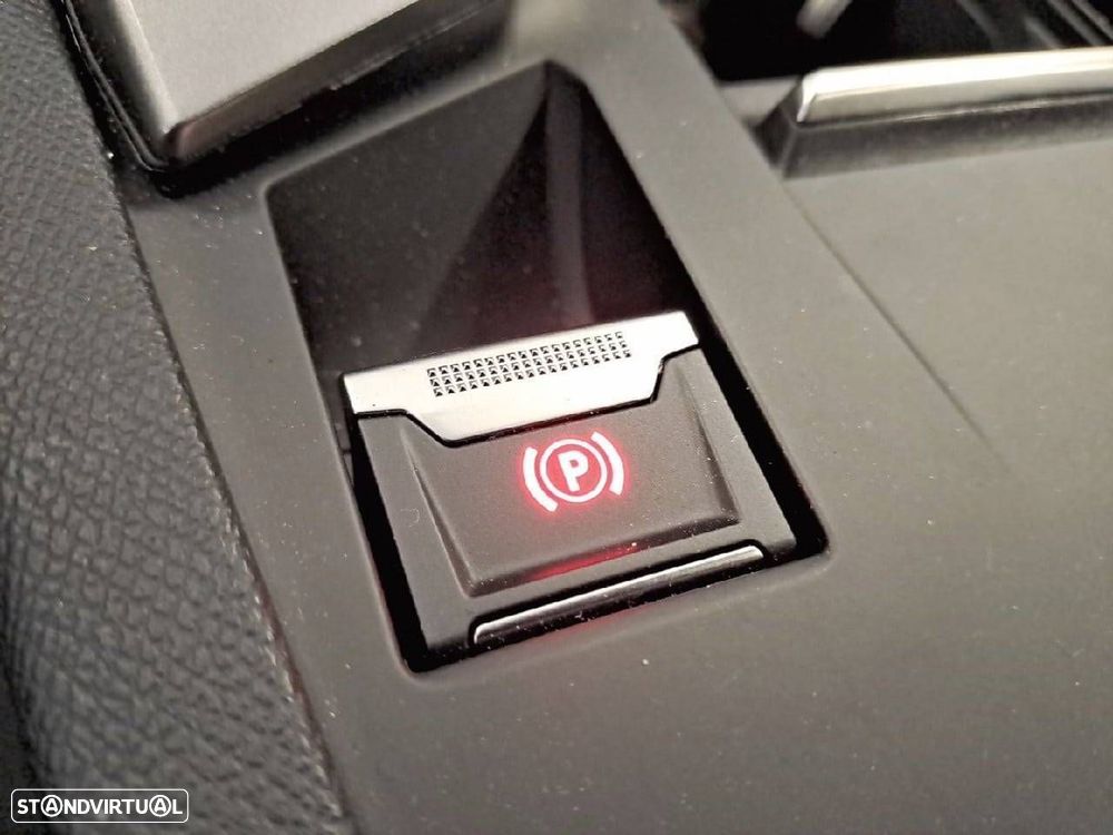 Peugeot 408 1.2 Hybrid Allure e-DCS6 - 25
