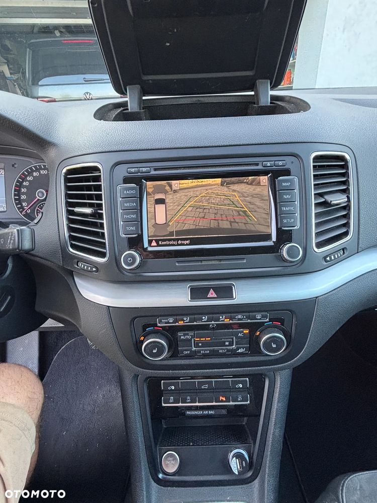 Volkswagen Sharan 2.0 TDI DSG BlueMotion Technology Trendline - 14
