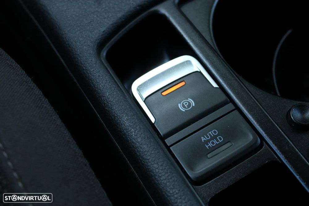VW Touran 1.6 TDI Highline DSG - 30