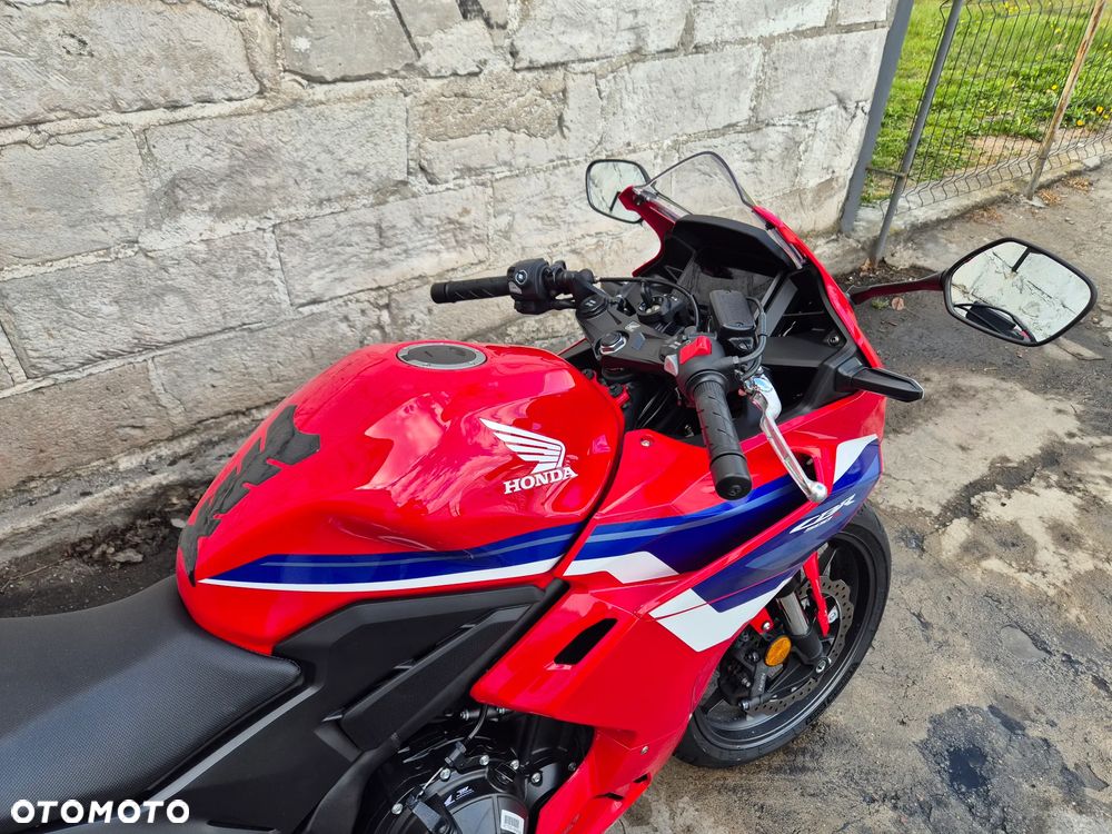 Honda CBR - 9