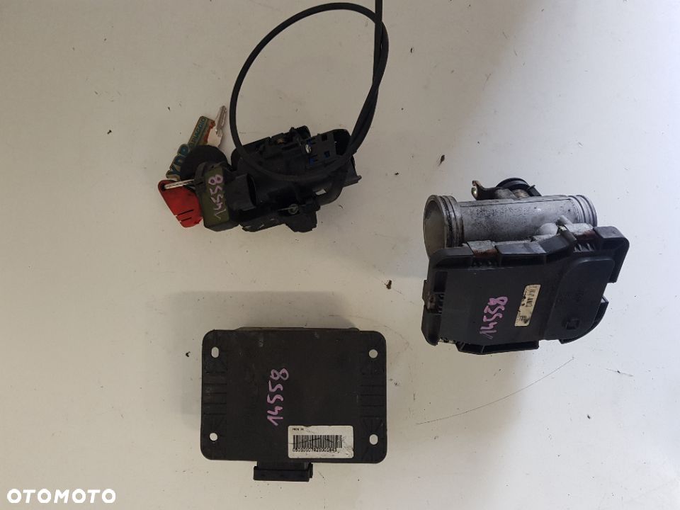 Piaggio MP3 Yourban 300 Stacyjka Kluczyk Moduł Przepustnica Sterownik - 13