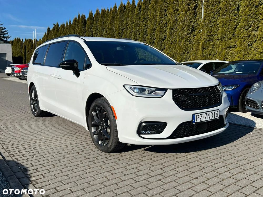 Chrysler Pacifica - 8