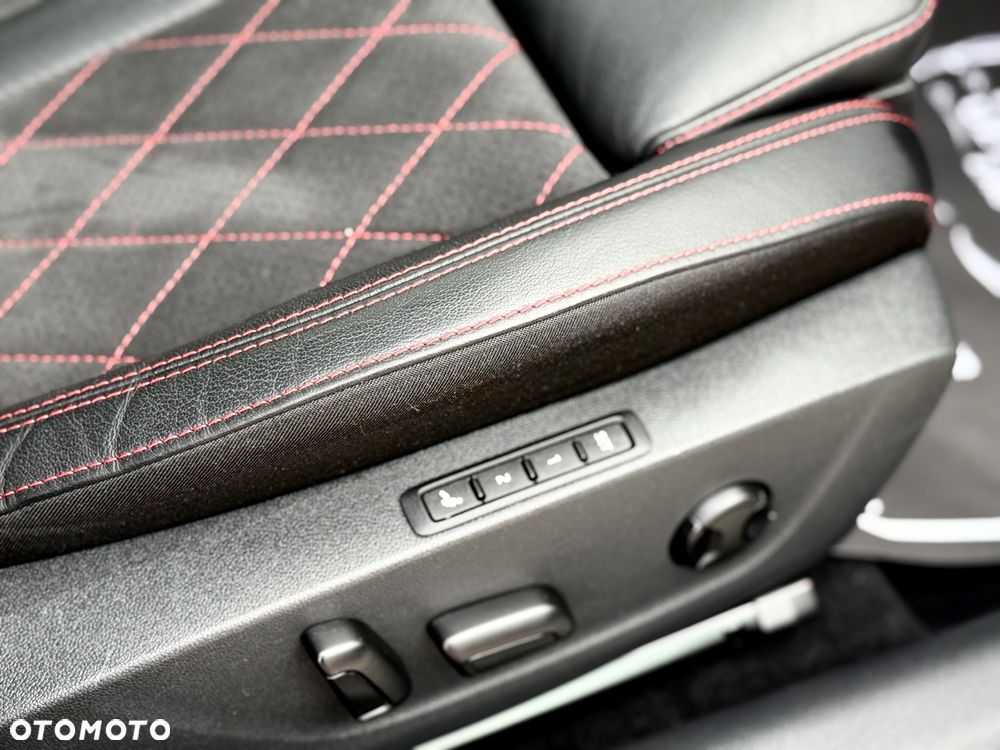 Skoda Octavia 2.0 TDI DSG RS Plus - 30