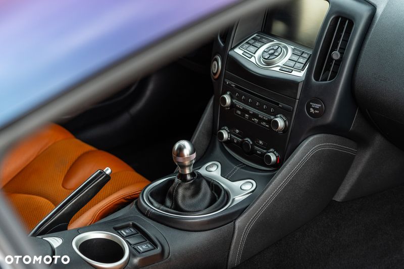 Nissan 370 Z Standard - 11