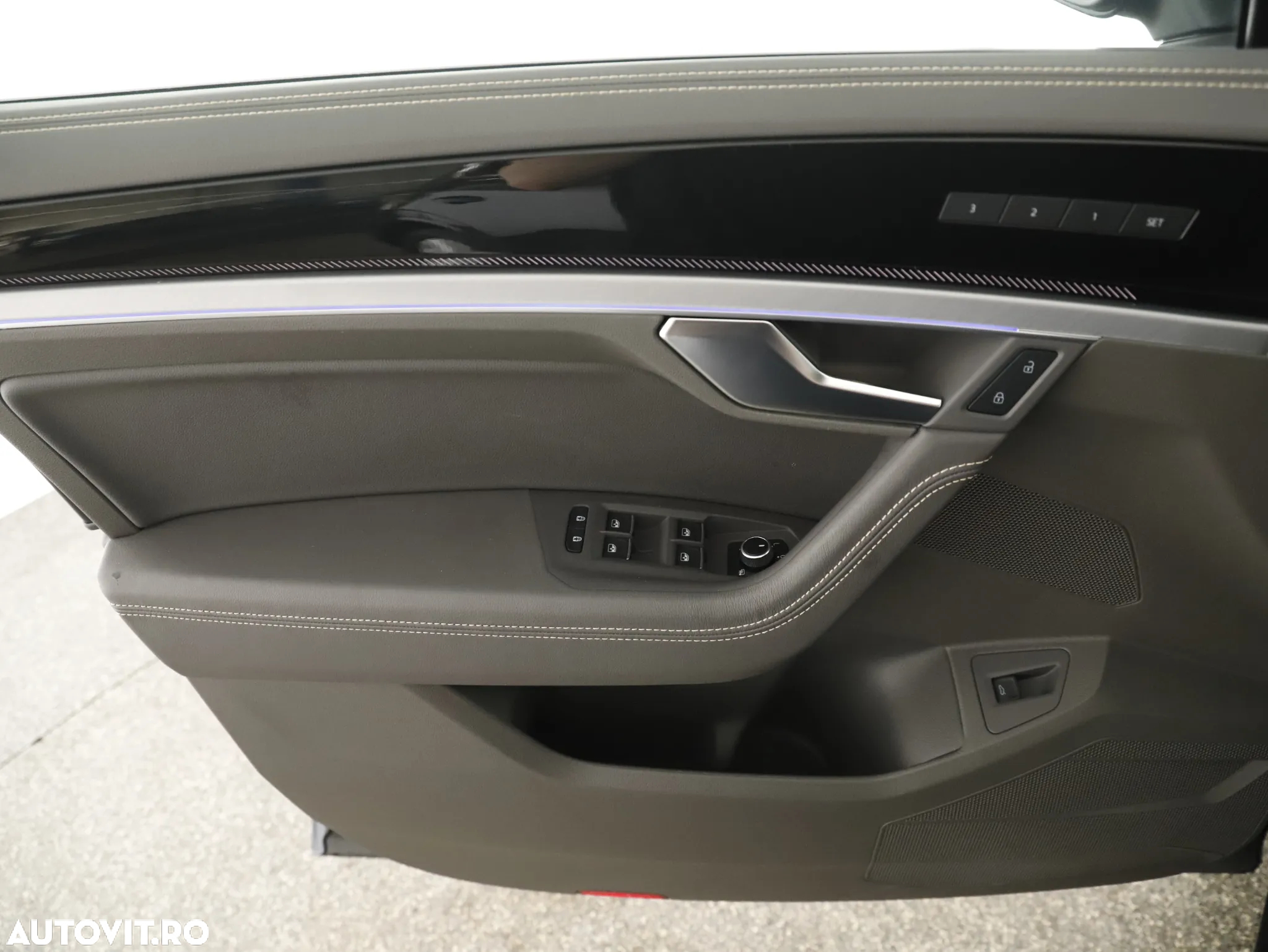 Volkswagen Touareg V6 TSI 4MOTION R-Line - 21