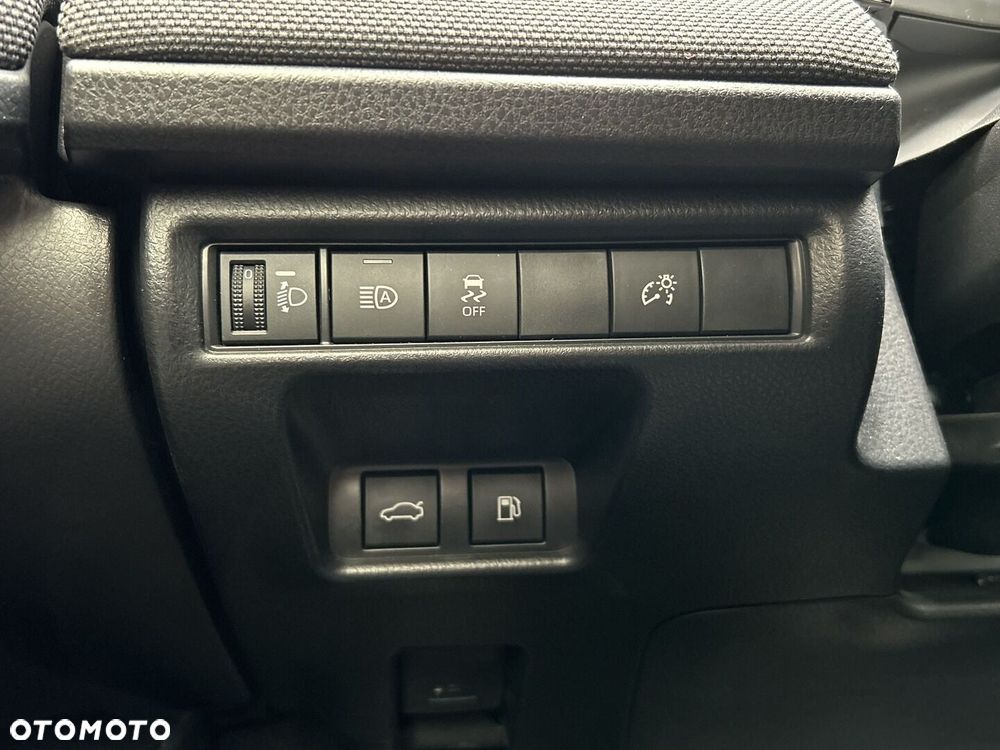 Toyota Camry - 20
