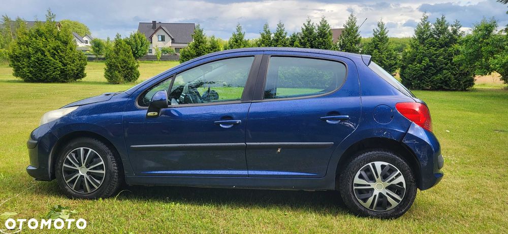Peugeot 207 - 1