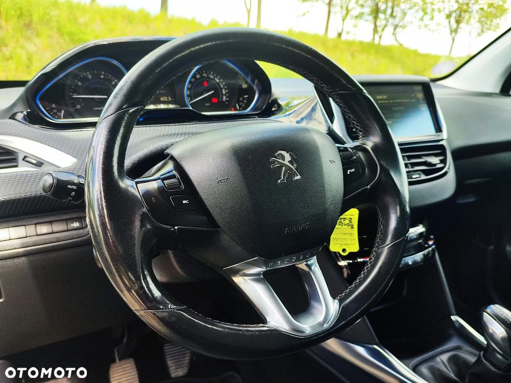Peugeot 2008 1.6 VTi Allure - 16