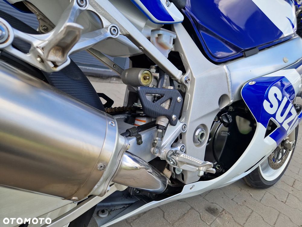 Suzuki GSX-R - 16