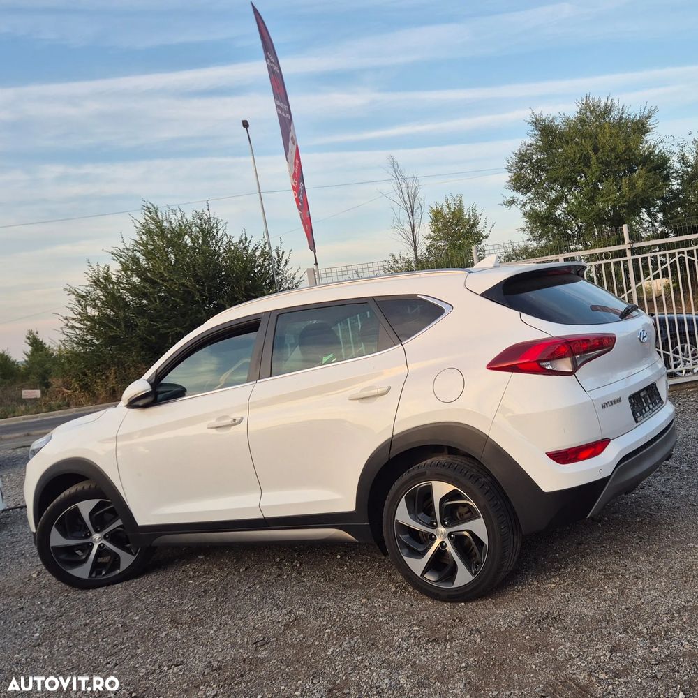Hyundai Tucson 2.0 CRDI 4WD Automatik Advantage - 4