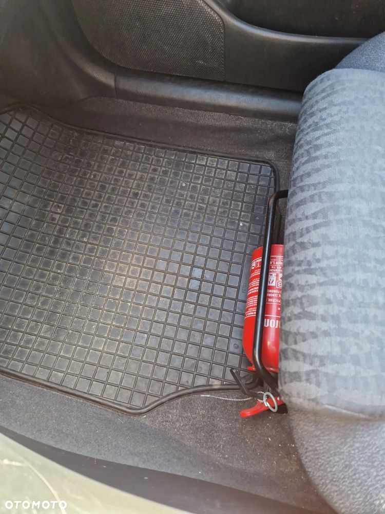 Toyota Corolla 1.4 VVT-i Terra - 9