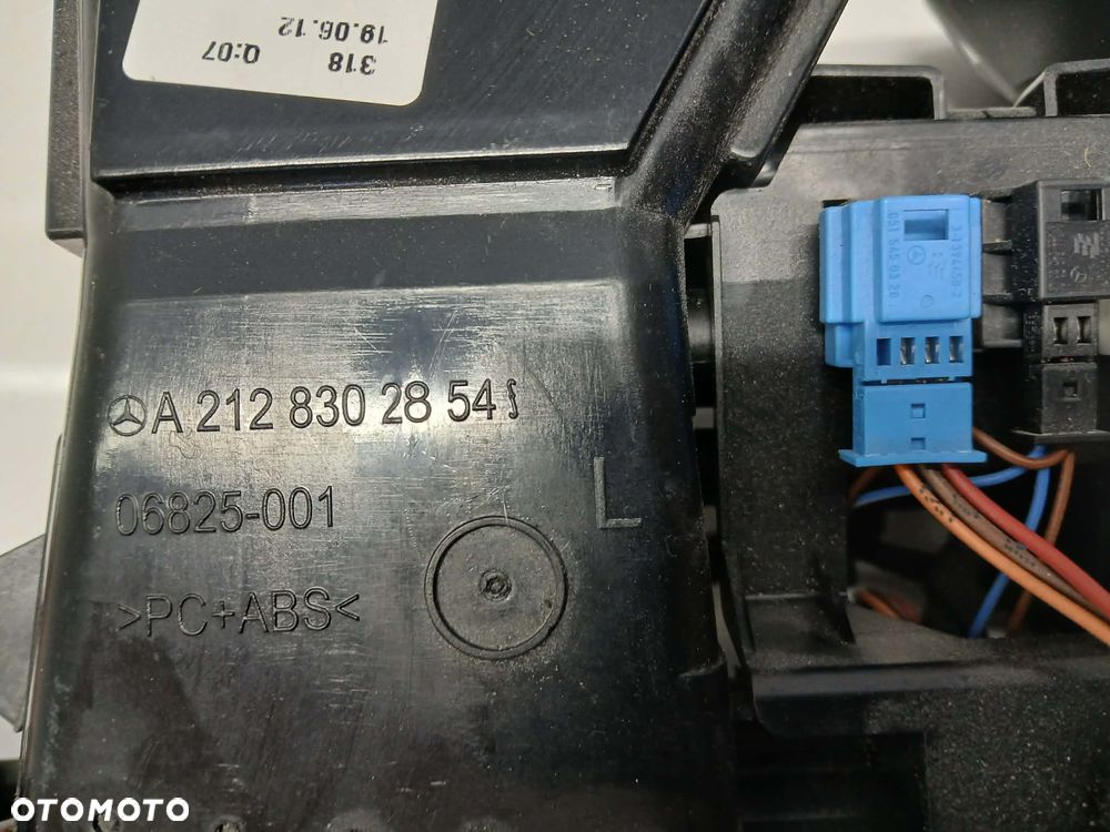 MERCEDES W212 LISTWA DEKOR KONSOLI KRATKI NAWIEWU A212680XX71 - 3