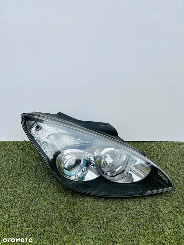 LAMPA PRAWA REFLEKTOR PRAWY HYUNDAI I30 LIFT ZWYKŁA SOCEWKA EUROPA