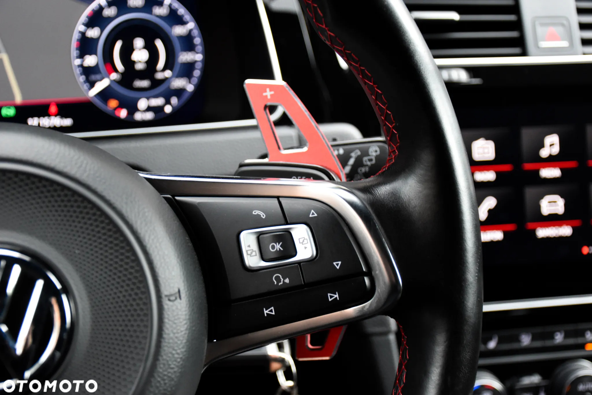 Volkswagen Golf GTI (BlueMotion Technology) DSG - 16