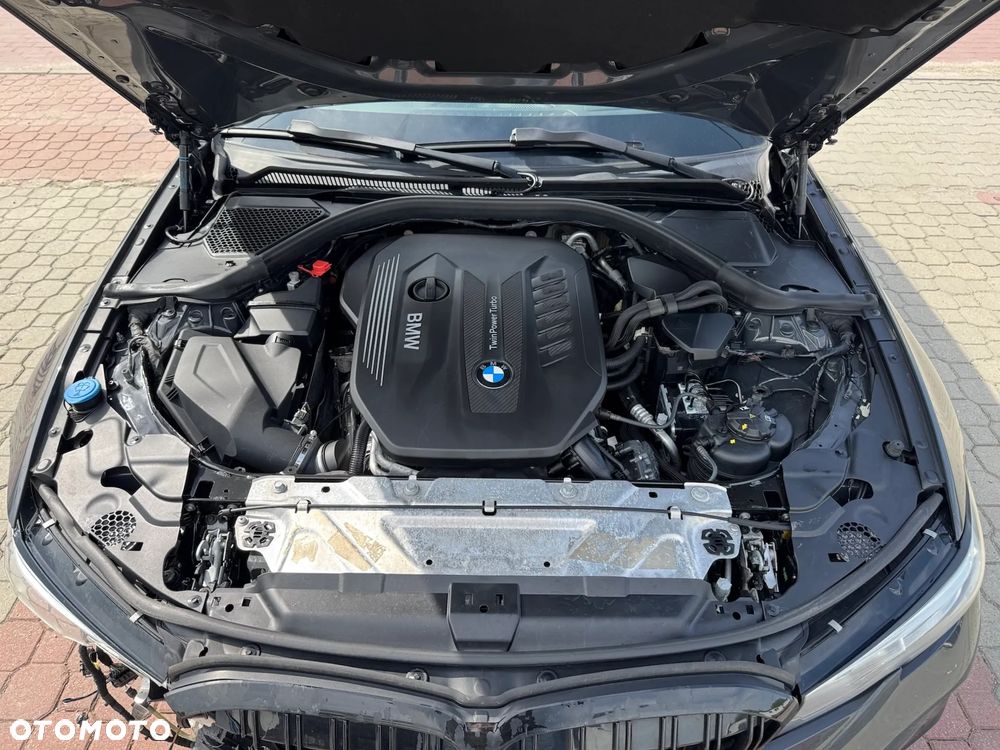 BMW Seria 3 330d xDrive M Sport - 16