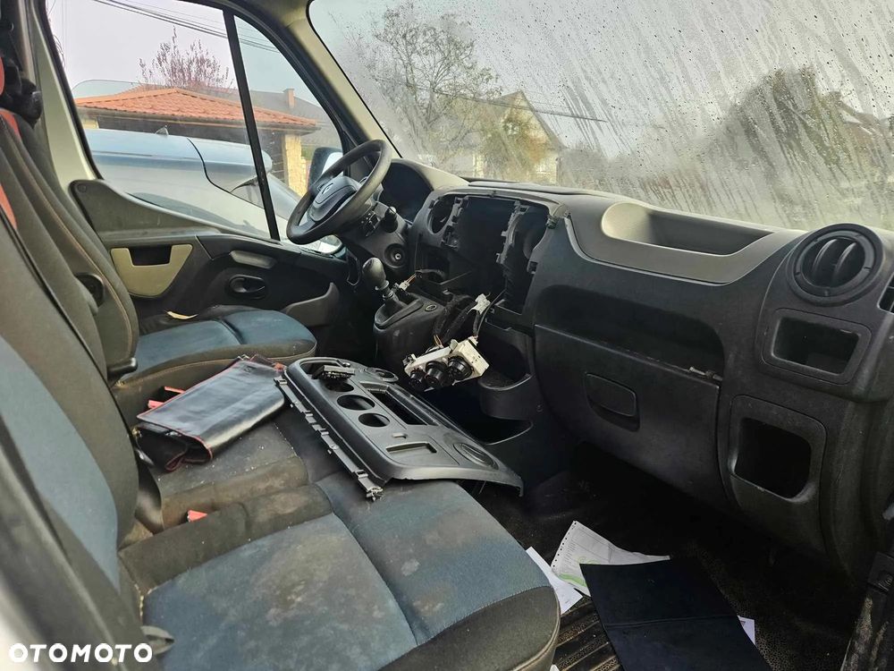 Renault MASTER 2.3 DCI L2H2 ŚREDNI 2015 - 8