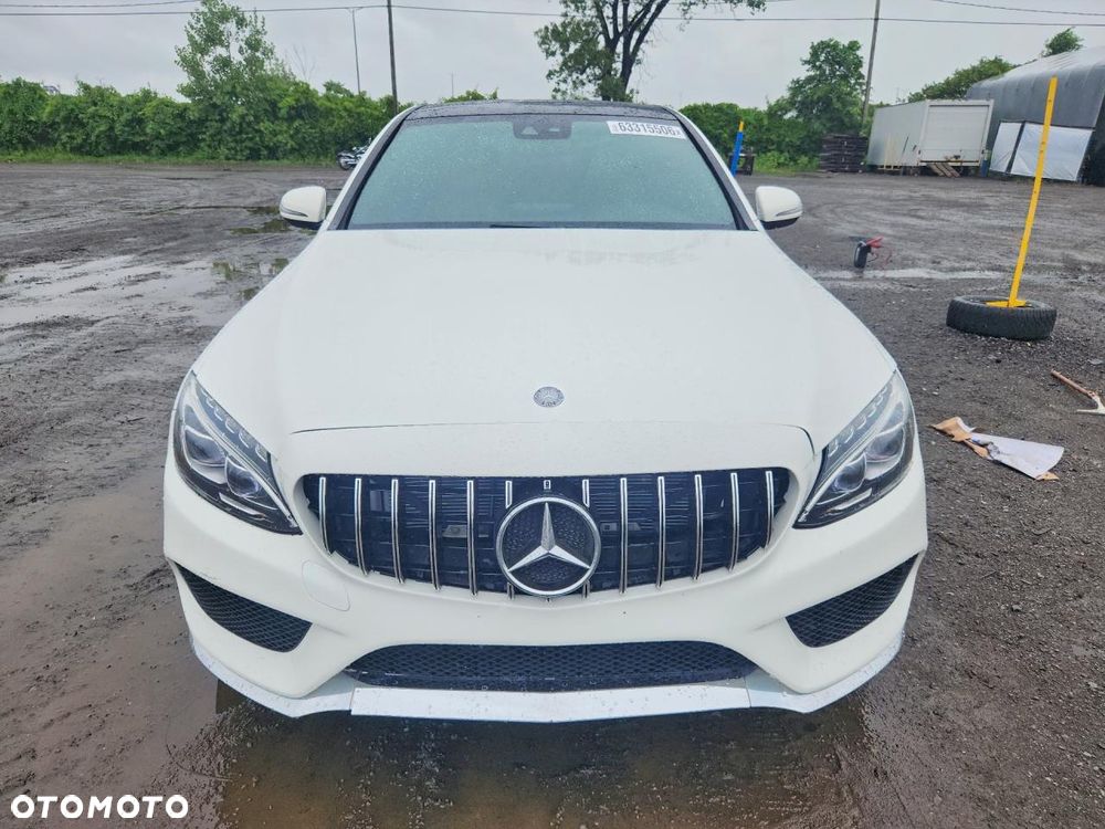 Mercedes-Benz Klasa C 300 7G-TRONIC AMG Line - 3