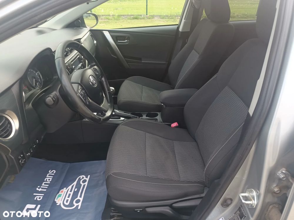 Toyota Auris 1.6 Sol - 16