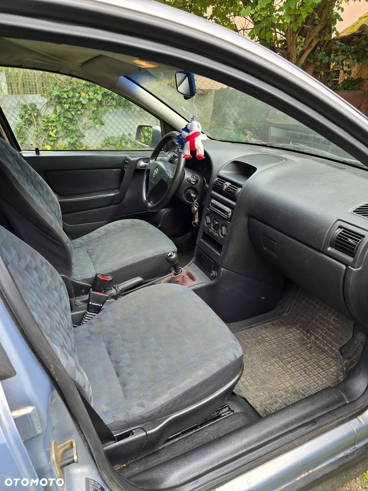 Opel Astra 1.7 DTI - 11