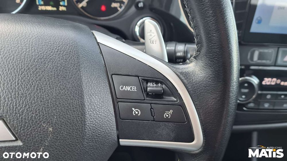 Mitsubishi Outlander - 40
