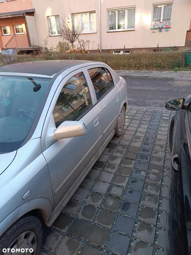 Opel Astra 1.4 Start - 2