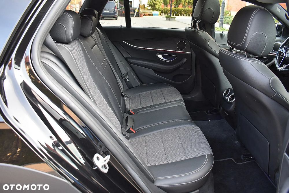 Mercedes-Benz Klasa E 220 d 4Matic All-Terrain 9G-TRONIC Avantgarde - 16