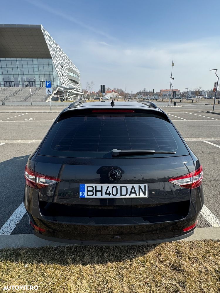 Skoda Superb Combi 2.0 TDI DSG Style - 6