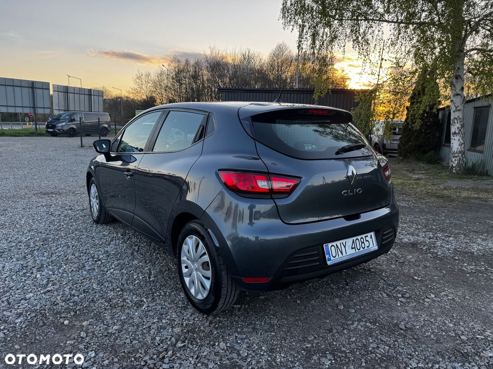 Renault Clio 1.2 16V 75 Start - 8