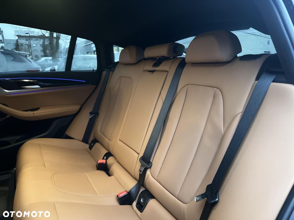 BMW X4 xDrive20d sport - 36