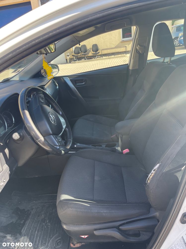 Toyota Auris 1.6 Premium - 13