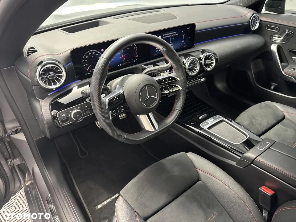 Mercedes-Benz CLA 220 4-Matic AMG Line 7G-DCT - 13