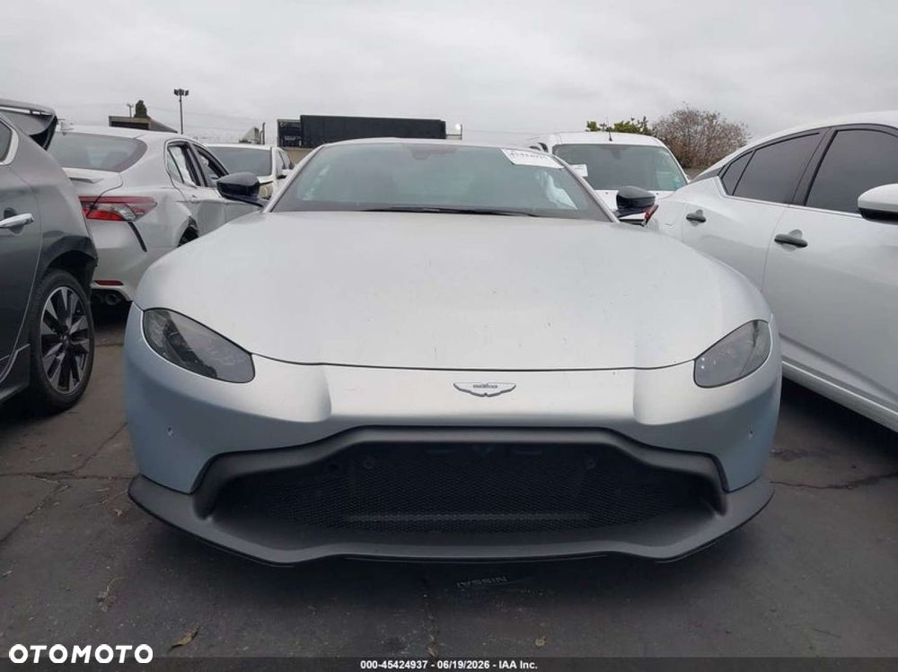 Aston Martin Vantage - 3