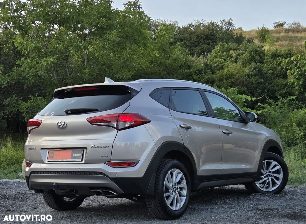 Hyundai Tucson 2.0 CRDI 4WD Automatik Intro Edition - 11