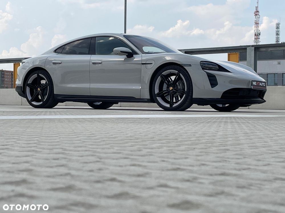 Porsche Taycan Turbo - 13