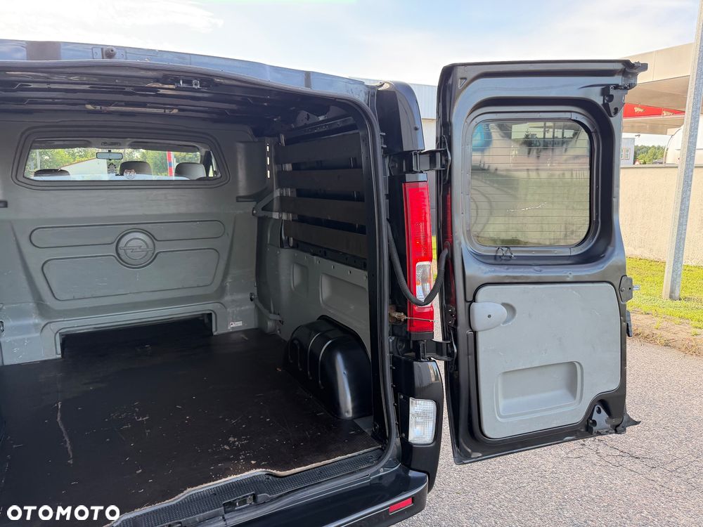 Opel Vivaro L2H1 2.9t - 32